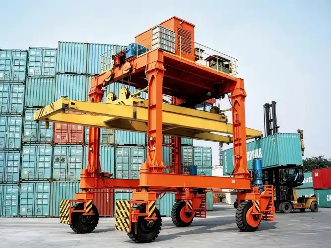 Container-Straddle-Carrier-Crane_副本.webp
